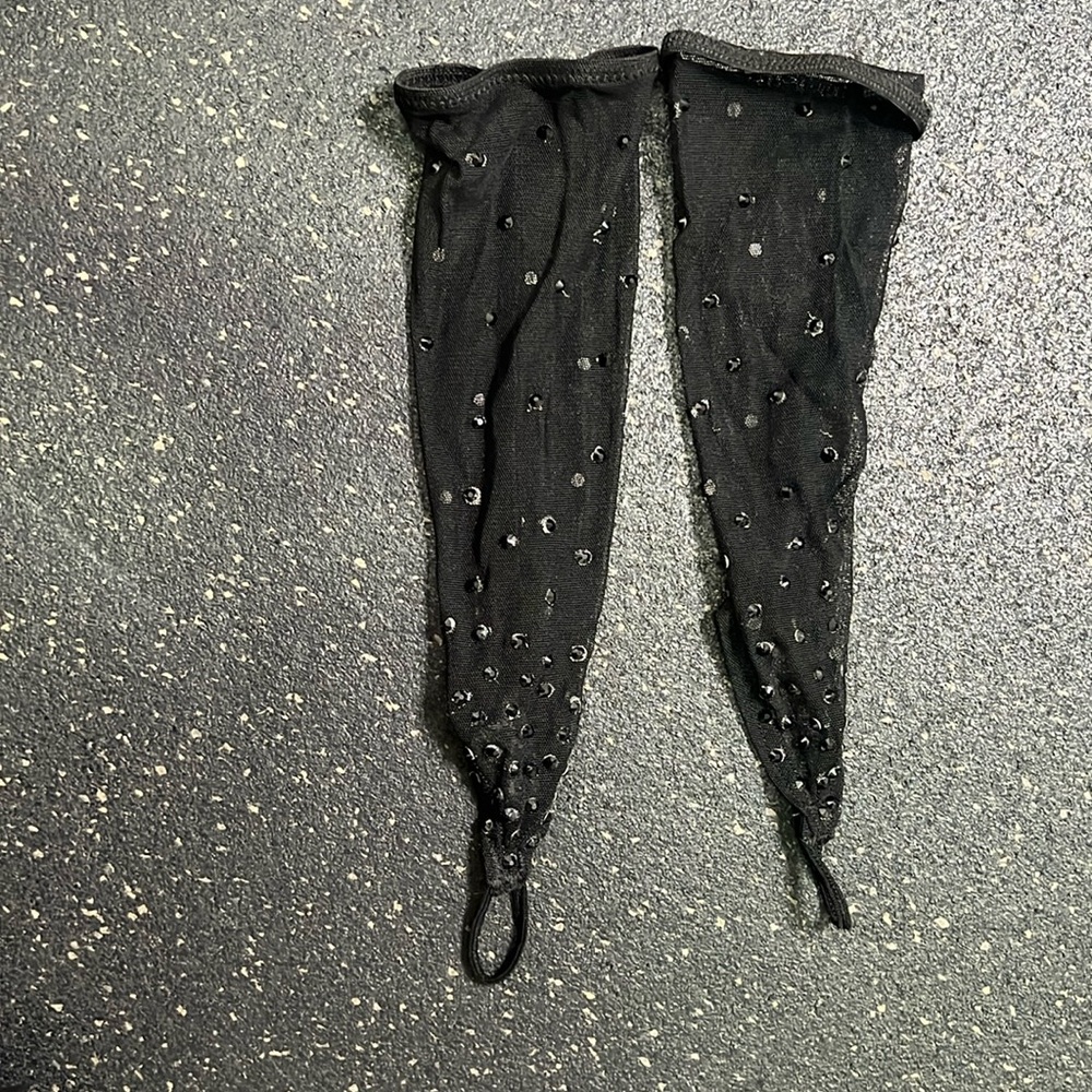 Black sheet gloves